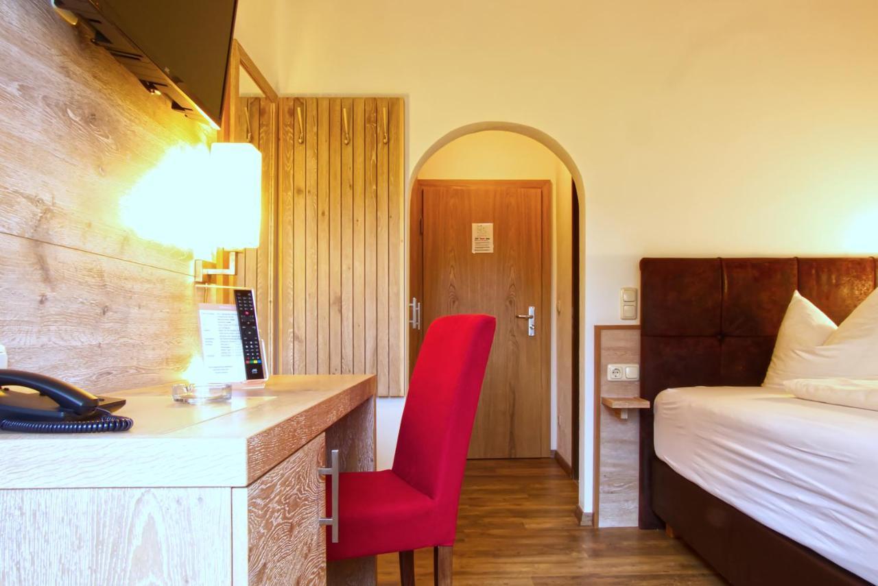 Garnihotel Zur Linde - Bayerischer Wald - Aktivcard Mit 154 Kostenfreien Leistungen - Kostenloser Parkplatz Lohberg Eksteriør bilde