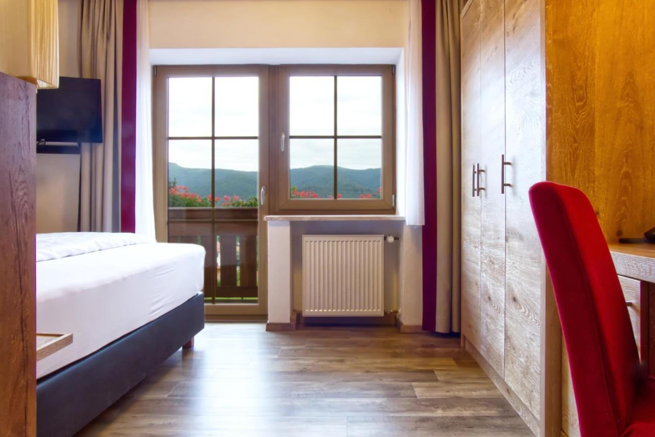 Garnihotel Zur Linde - Bayerischer Wald - Aktivcard Mit 154 Kostenfreien Leistungen - Kostenloser Parkplatz Lohberg Eksteriør bilde